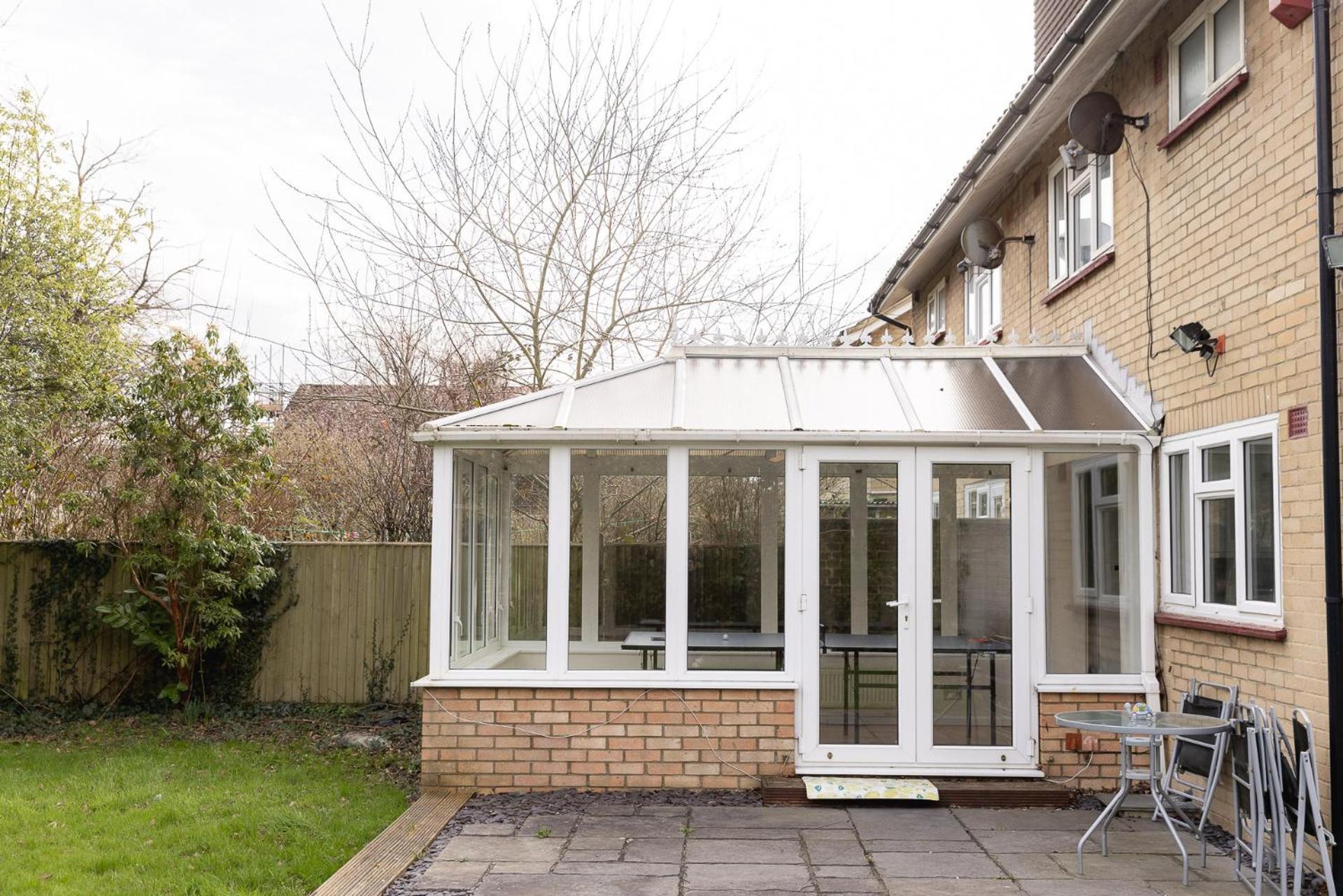 Ping-Pong Paradise Crawley  Exterior photo